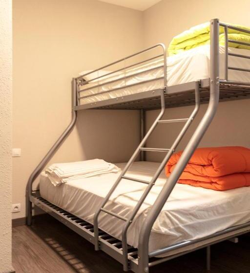 اتاق استاندارد سه نفره, Hostel Catedral Burgos