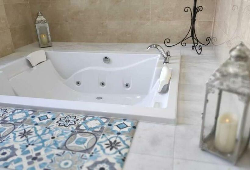 Полулюкс, Restaurante Dama De Baza