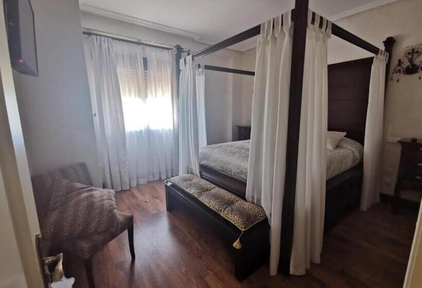 Полулюкс, Restaurante Dama De Baza