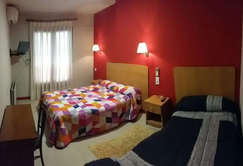 スタンダードトリプルルーム, Hostal Can Jaume