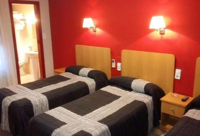 Номер Стандарт Трехместный, Hostal Can Jaume