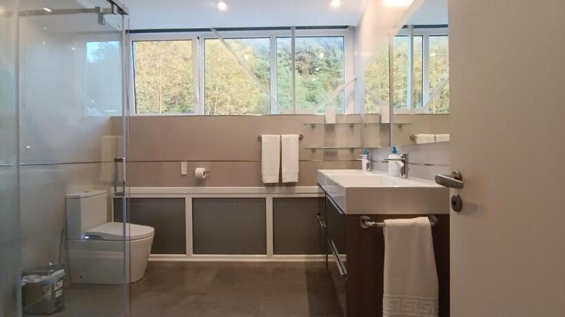 سوئیت با تخت بزرگ, Pension Astigarraga