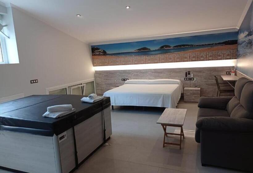 سوئیت با تخت بزرگ, Pension Astigarraga