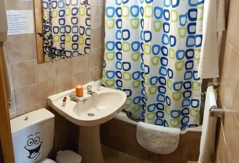 バルコニー付きスタンダードルーム, Hostal Los Arcos