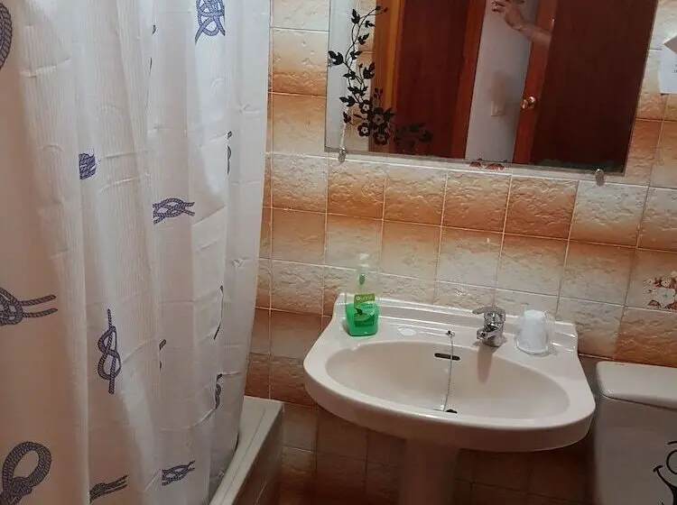 スタンダードルーム, Hostal Los Arcos