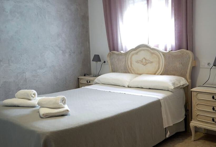 스탠다드 룸, Hostal Trafalgar