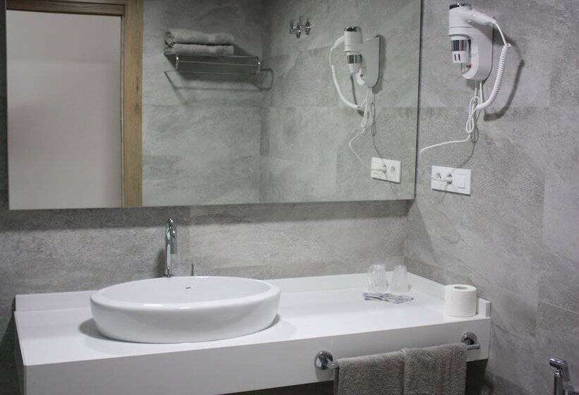 Номер Deluxe, Hostal Cervantes Playa