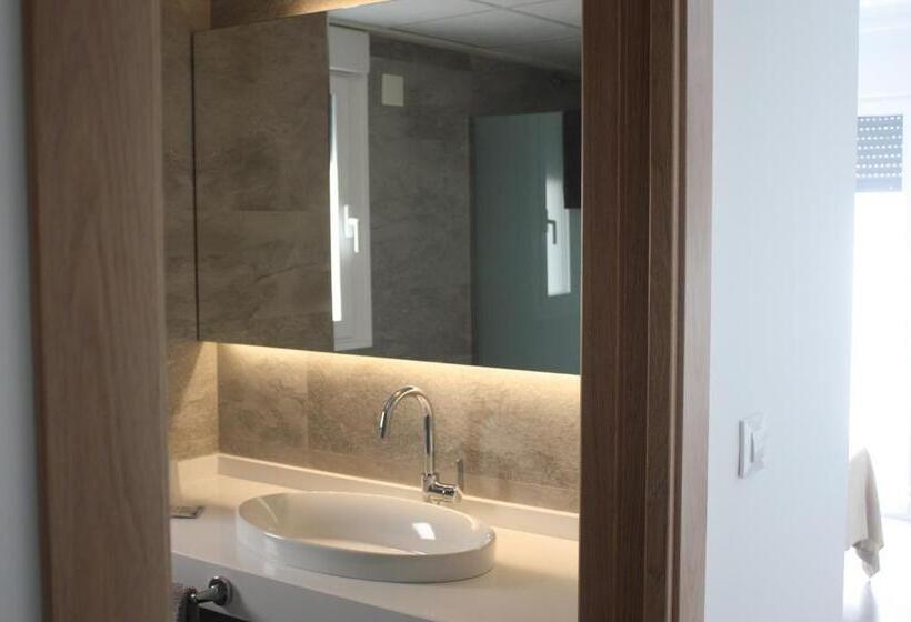 Номер Deluxe, Hostal Cervantes Playa
