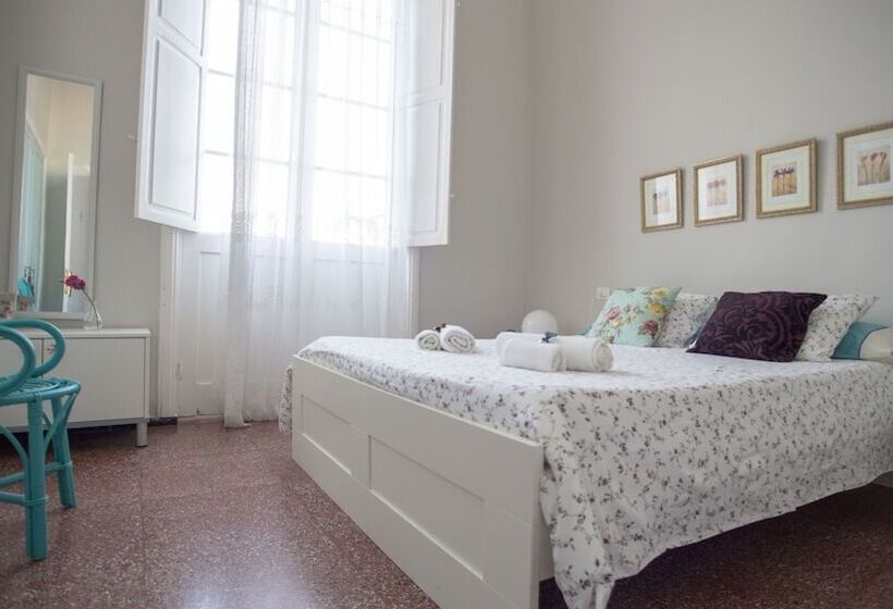 Quarto Estandar Banheiro Compartilhado, Casa Kilig