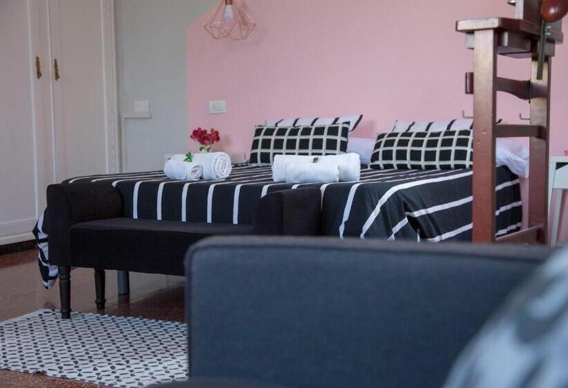 Quarto Familiar Banheiro Compartilhado, Casa Kilig