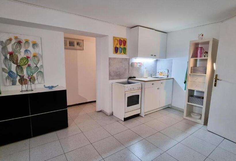 شقة غرفة واحدة, Casa Kilig