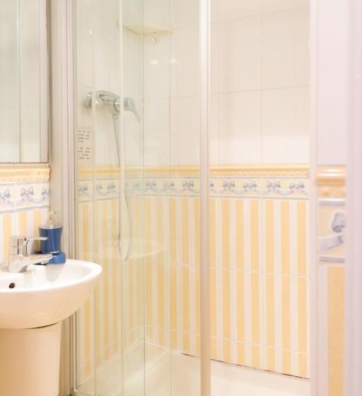 اتاق استاندارد با سرویس بهداشتی مشترک, Pensión San Lorenzo