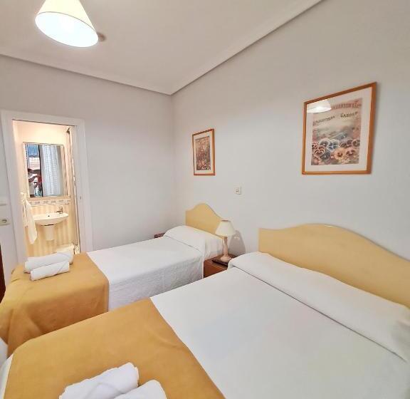 اتاق استاندارد با سرویس بهداشتی مشترک, Pensión San Lorenzo