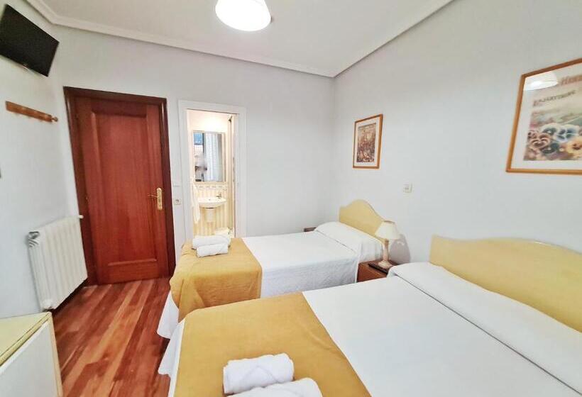 اتاق استاندارد با سرویس بهداشتی مشترک, Pensión San Lorenzo