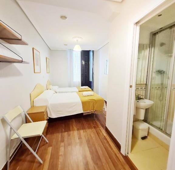 اتاق استاندارد با سرویس بهداشتی مشترک, Pensión San Lorenzo