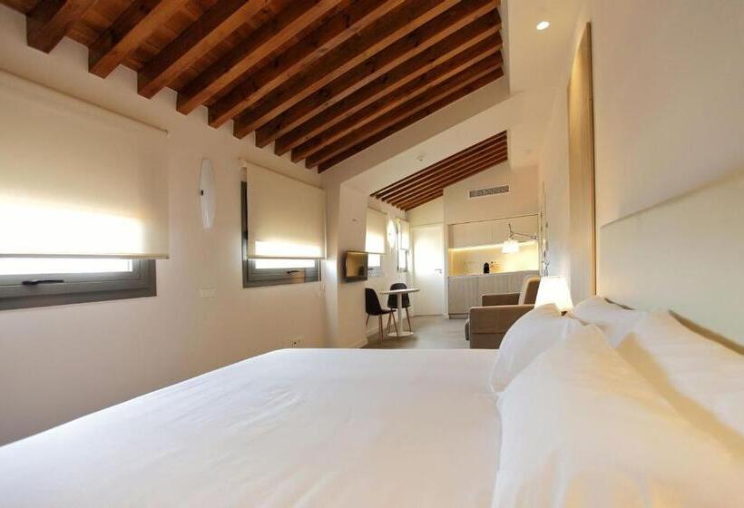 مجموعه ویستا شهر, San Lorenzo Suites
