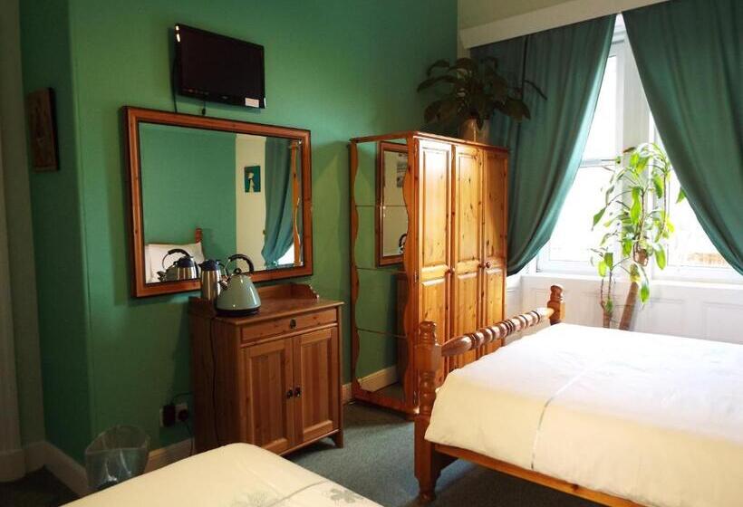 اتاق خانوادگی, Badjao B&b