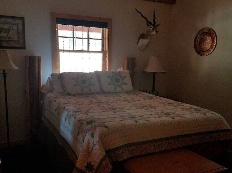 غرفة كومفورت فردية, The Wild Game Inn