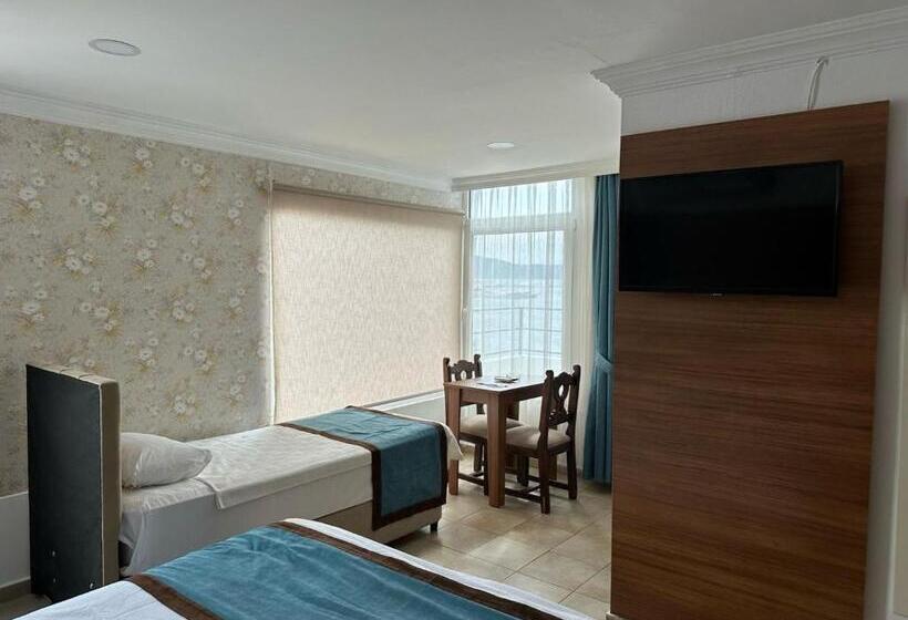 Camera Standard Vista Mare con Balcone, Dinc Pension