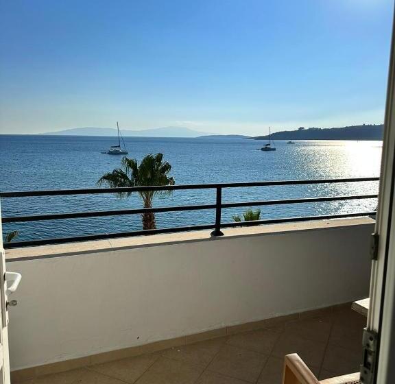 Camera Standard Vista Mare con Balcone, Dinc Pension