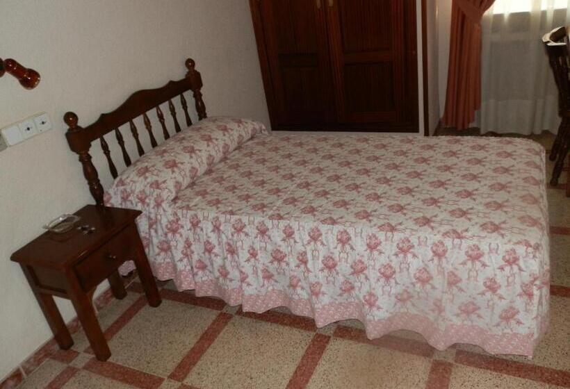 اتاق استاندارد یک نفره, Hostal San Poul