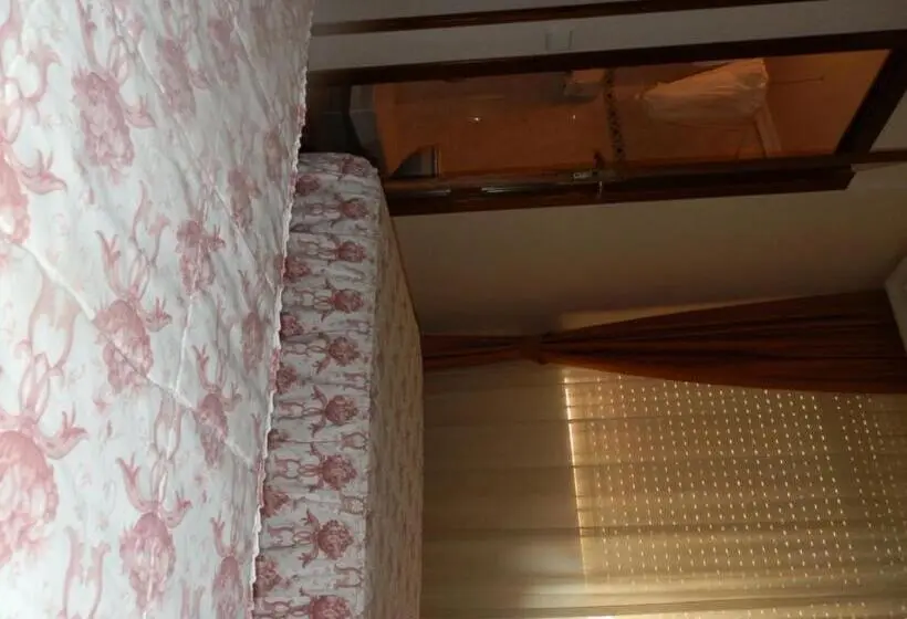 スタンダードルーム, Hostal San Poul