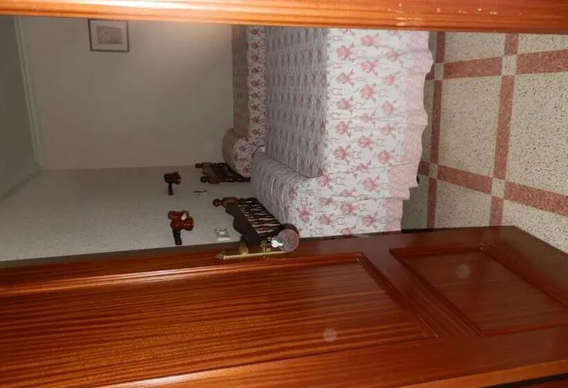 スタンダードトリプルルーム, Hostal San Poul