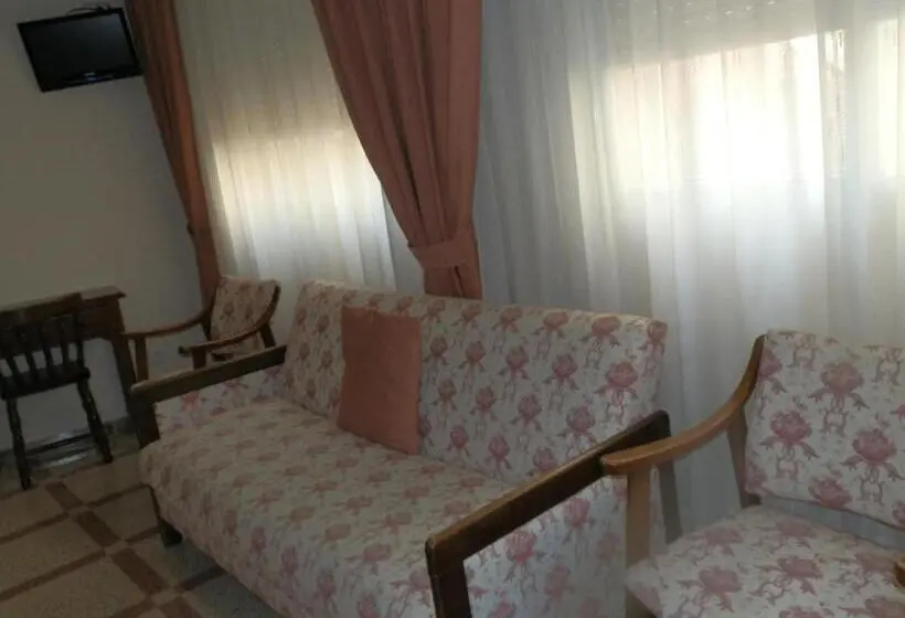 スタンダードトリプルルーム, Hostal San Poul