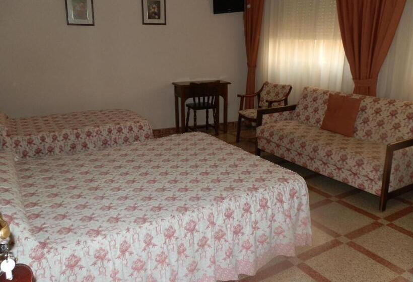 标准三人间, Hostal San Poul