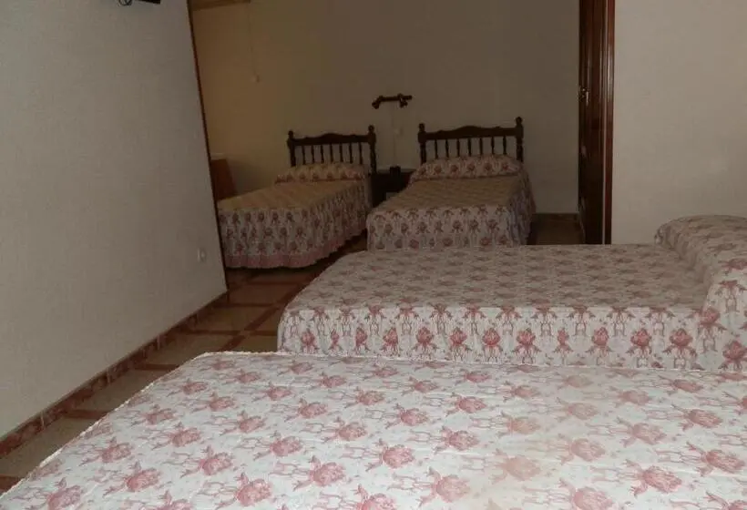 スタンダード４人部屋, Hostal San Poul