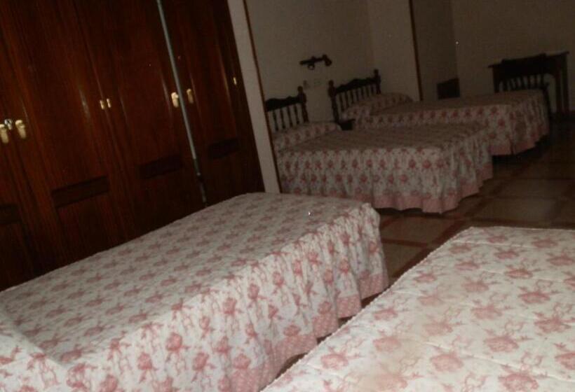 四人标准间, Hostal San Poul