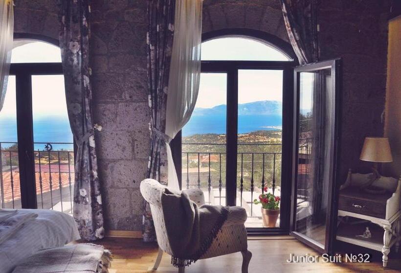 جناح جونيور مطلّ علي البحر, Assos Sunaba Kasri