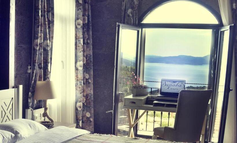 جناح مطلّ علي البحر, Assos Sunaba Kasri