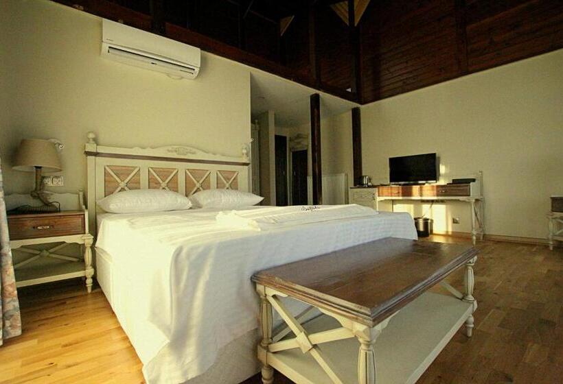 جناح جونيور مطل على الحديقة, Assos Sunaba Kasri