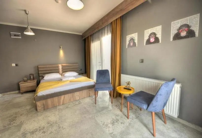 Deluxe Kolmen Hengen Huone, Kulup Laka 1969