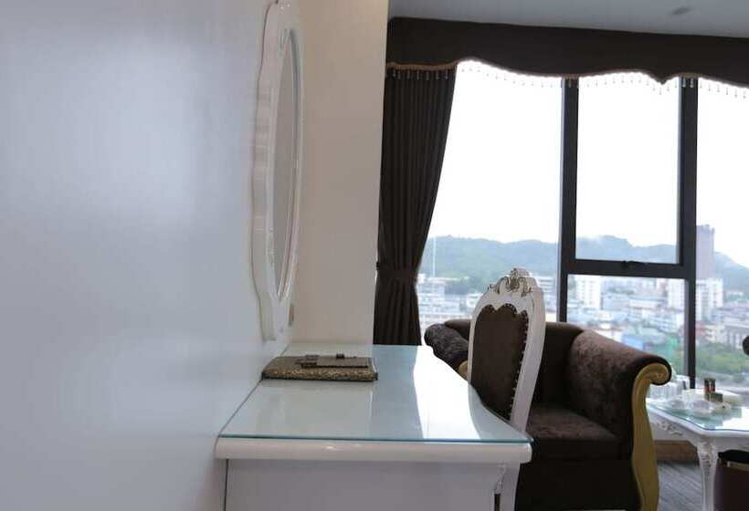 اتاق لوکس, Lao Cai Royal