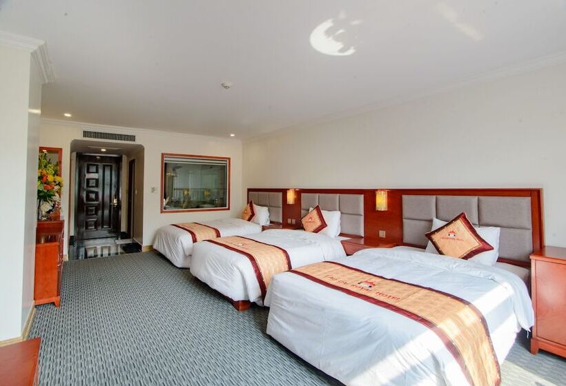 اتاق استاندارد سه نفره, Lao Cai Royal