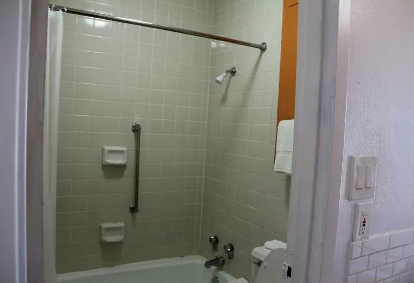 エコノミールーム, Lonestar Inn And Suites