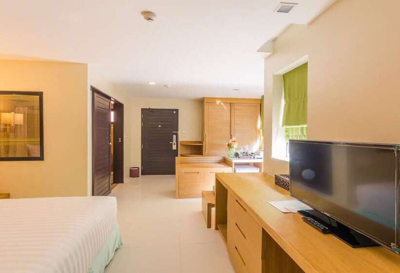 デラックスルーム, Studio Apartments On A Hill