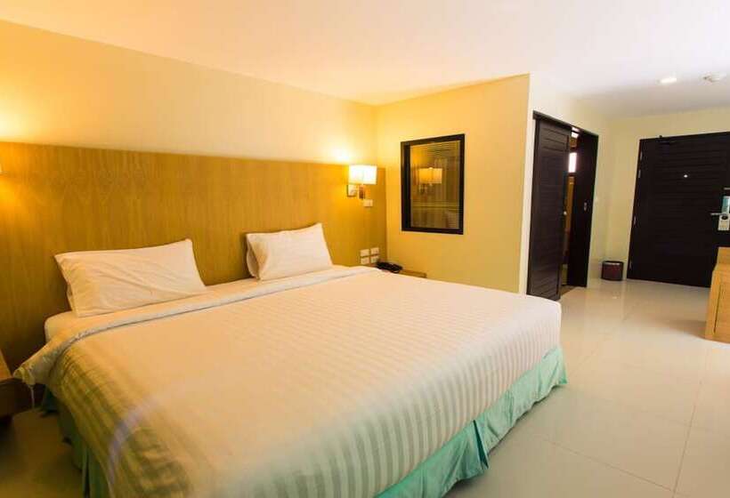 デラックスルーム, Studio Apartments On A Hill