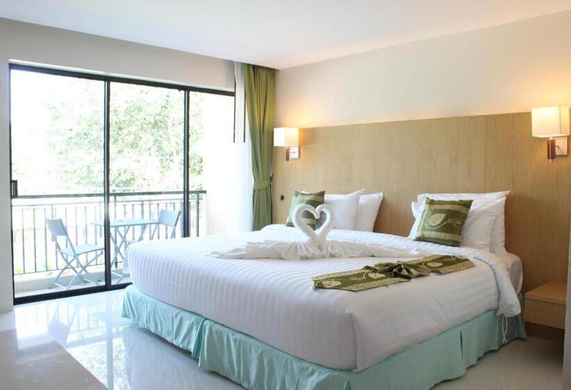 デラックスルーム, Studio Apartments On A Hill