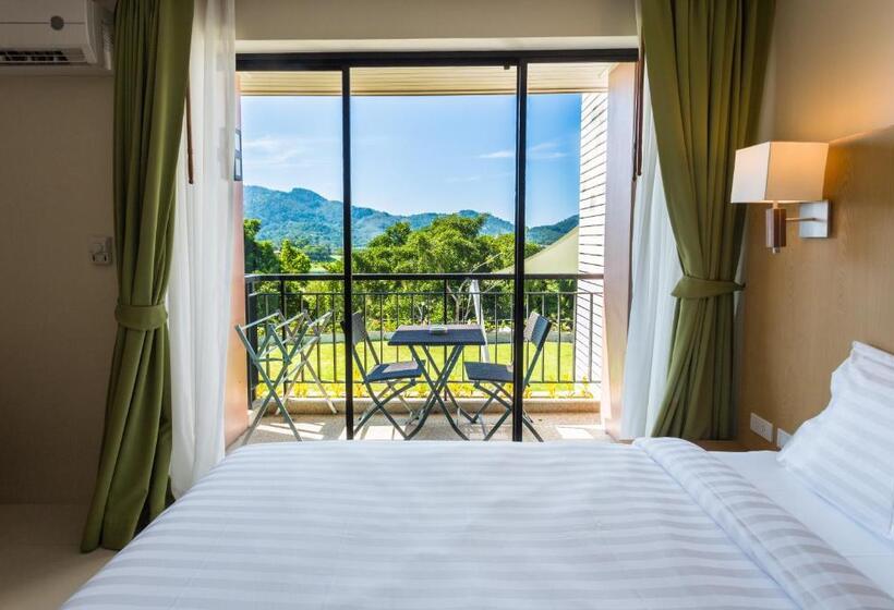 デラックスルーム, Studio Apartments On A Hill