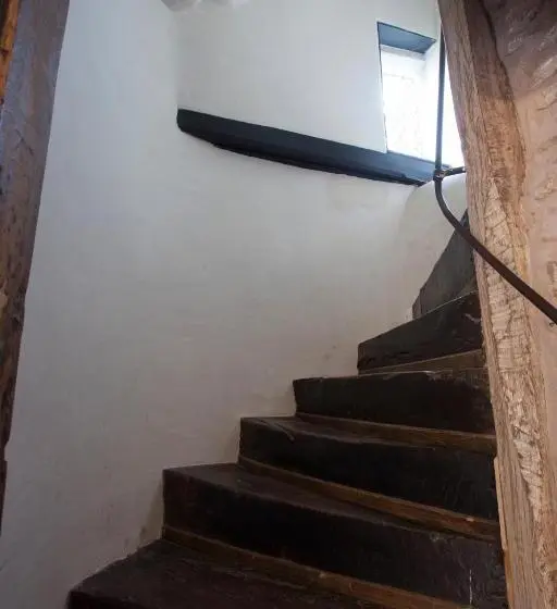 スタンダードルーム, Tudor Farmhouse
