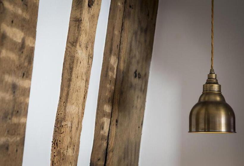 수피리어 룸, Tudor Farmhouse