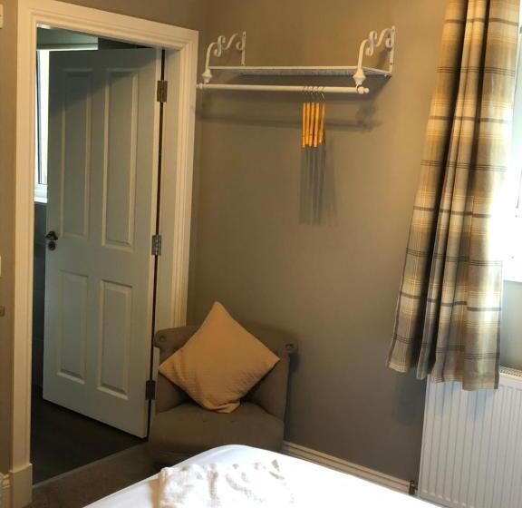 חדר דלוקס, The Huntingdon