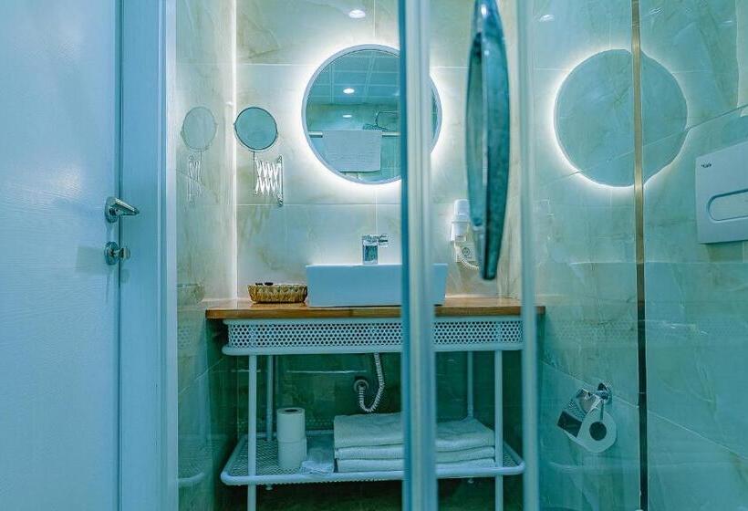 سوییت سوپریور, The Wilson Galata