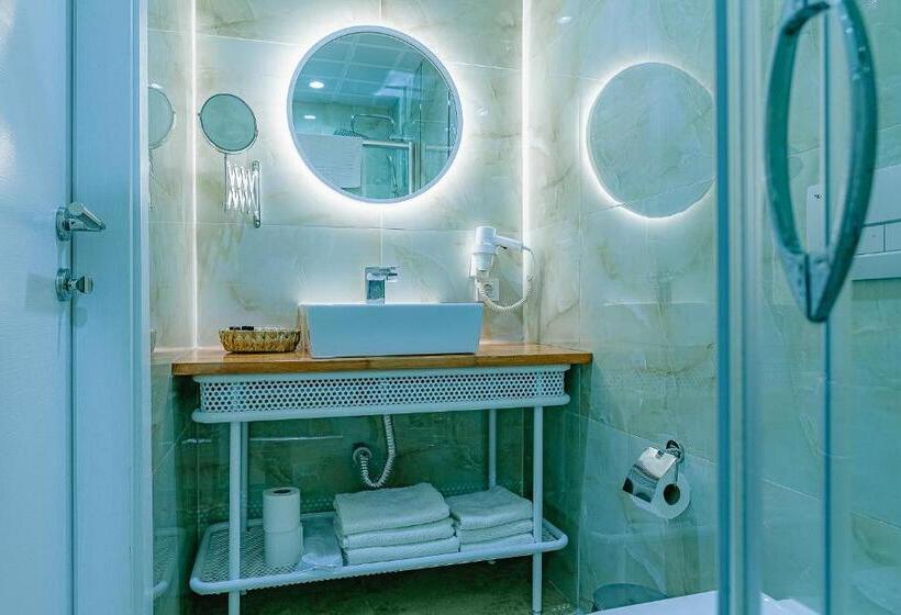 سوییت سوپریور, The Wilson Galata