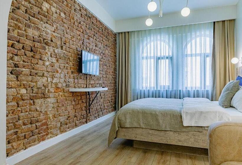 سوییت سوپریور, The Wilson Galata