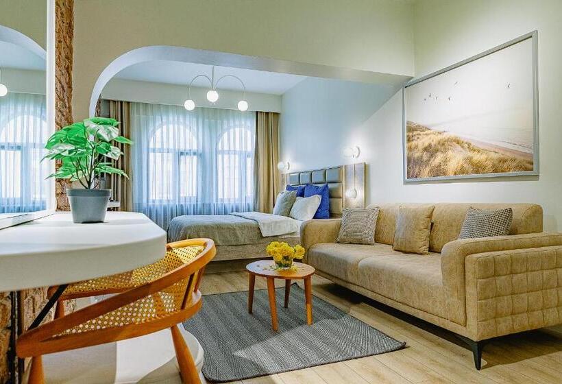 سوییت سوپریور, The Wilson Galata