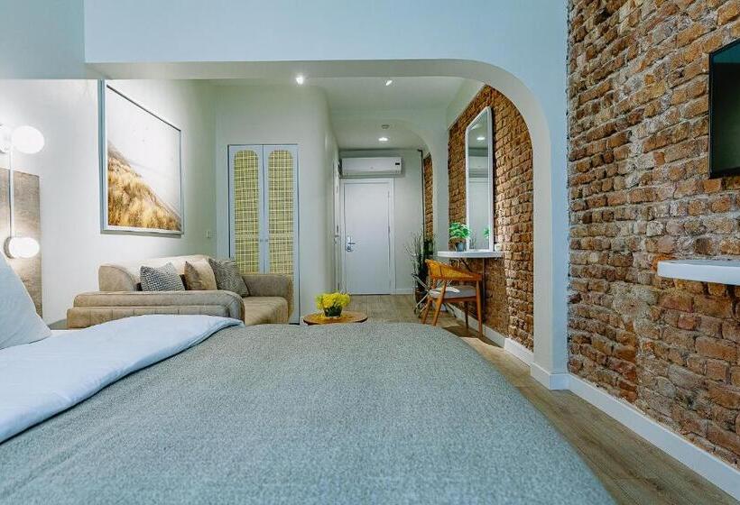 سوئیت با تخت بزرگ, The Wilson Galata